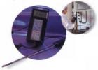 8585熱電風(fēng)速計能夠測量風(fēng)速，風(fēng)量，溫度，濕度，露點和濕氣泡。能夠存儲超過1500個讀數(shù)，且能在從2秒到1小時內(nèi)的不同時間間隔下登陸數(shù)據(jù)。8585型也能夠?qū)崟r打印數(shù)據(jù)到Alnor打印機，通過CompuDATTM軟件下載數(shù)據(jù)到計算機。
