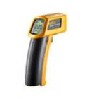 FLUKE62 紅外線測溫儀，測量溫度為-30～500℃(-20至932°F)。D:S=12:1標準焦距 。光譜響應(yīng)8μm至14μm ，重復(fù)性:±0.5或≤1℃。顯示分辨率:0.1℃，精度：±1% 或±1℃



