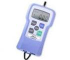 FGP-20數(shù)字測力儀測量范圍：±100.0N (±10.00kg),分辨率0.1 N/0.01kg;很強(qiáng)的數(shù)據(jù)編集能力 具有完善的數(shù)據(jù)管理功能;接口采用普通的USB接口; 有連續(xù)存儲，單獨(dú)存儲，標(biāo)準(zhǔn)存儲三種方式;單位:N,kg(g),lb(ob)數(shù)值顯示可上下翻轉(zhuǎn)