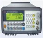 EE1461A型DDS合成信號發(fā)生器 頻率:100kHz～65MHz 頻率分辨力：1Hz 電壓：0.3mVrms～1Vrms/0.1dB 諧波< -30dBc  雜波 <-40dBc 調(diào)幅：0～90%數(shù)字設(shè)置 調(diào)頻：0～100kHz數(shù)字設(shè)置 FSK和SWEEP  雙16位大字符液晶顯示