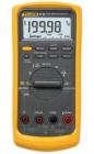 Fluke 83 V 數(shù)字多用表 高亮度的大數(shù)字顯示屏具有兩級(jí)背光，容易讀取測(cè)量結(jié)果,6000 字, 3-3/4 位,測(cè)量高達(dá)1000 V 交流和直流信號(hào),連續(xù)測(cè)量30秒的10 A、20 A電流 
