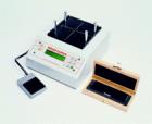 Elcometer 400 Novo-CurveTM 曲面光澤度儀測(cè)量面積約為標(biāo)準(zhǔn)光澤度儀所測(cè)面積的3％（2mm x 2mm)。該儀器可對(duì)最多199個(gè)讀數(shù)進(jìn)行存儲(chǔ)和計(jì)算平均值，因此它可以對(duì)大面積樣本求平均值。只要抽樣多數(shù)適合，是可以通過統(tǒng)計(jì)分析得到更具代表性的結(jié)果的。