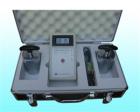 斯萊德Dr.Schneider pc SL-030B數(shù)顯重錘式表面電阻測試儀是通過測量防靜電產(chǎn)品的電阻，從而檢測防靜電產(chǎn)品的防靜電能力，SL-030B數(shù)顯重錘式表面電阻測試儀遵循ASTM標(biāo)準(zhǔn)D-257測試方法，測試時(shí)只需把兩個(gè)重錘放置在需要測量的物體表面及按下紅色的按鍵，儀器上會(huì)顯示出所測物的表面電阻值。